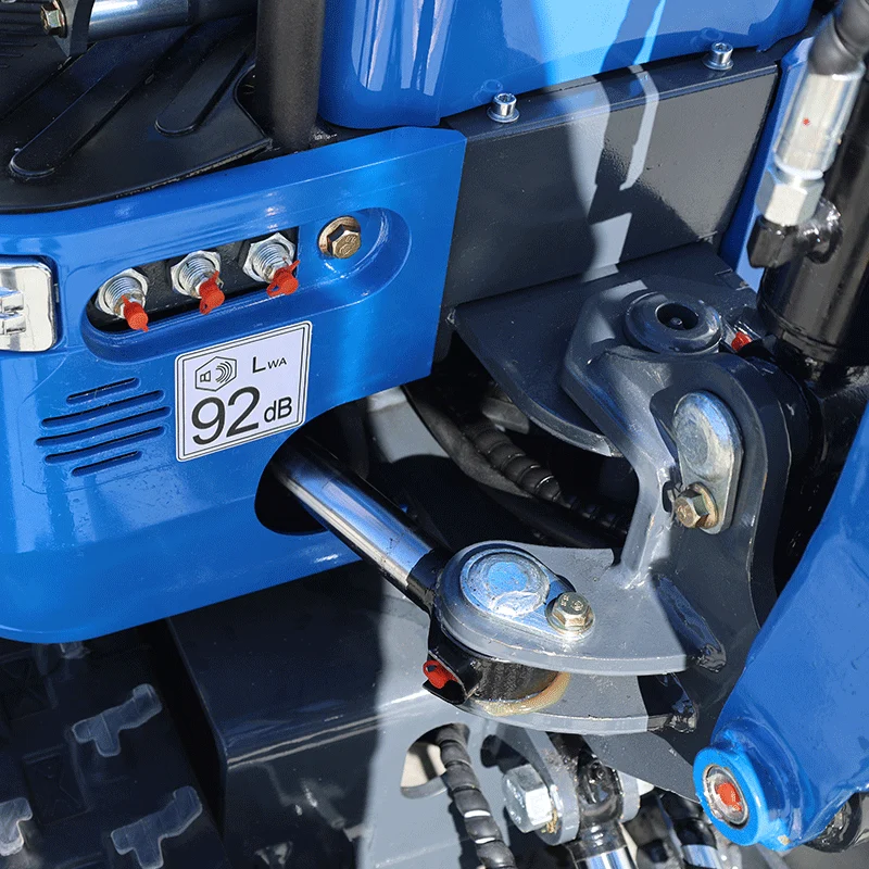 Moteur d'une mini-pelle Rippa : bloc Kubota accessible pour l'entretien